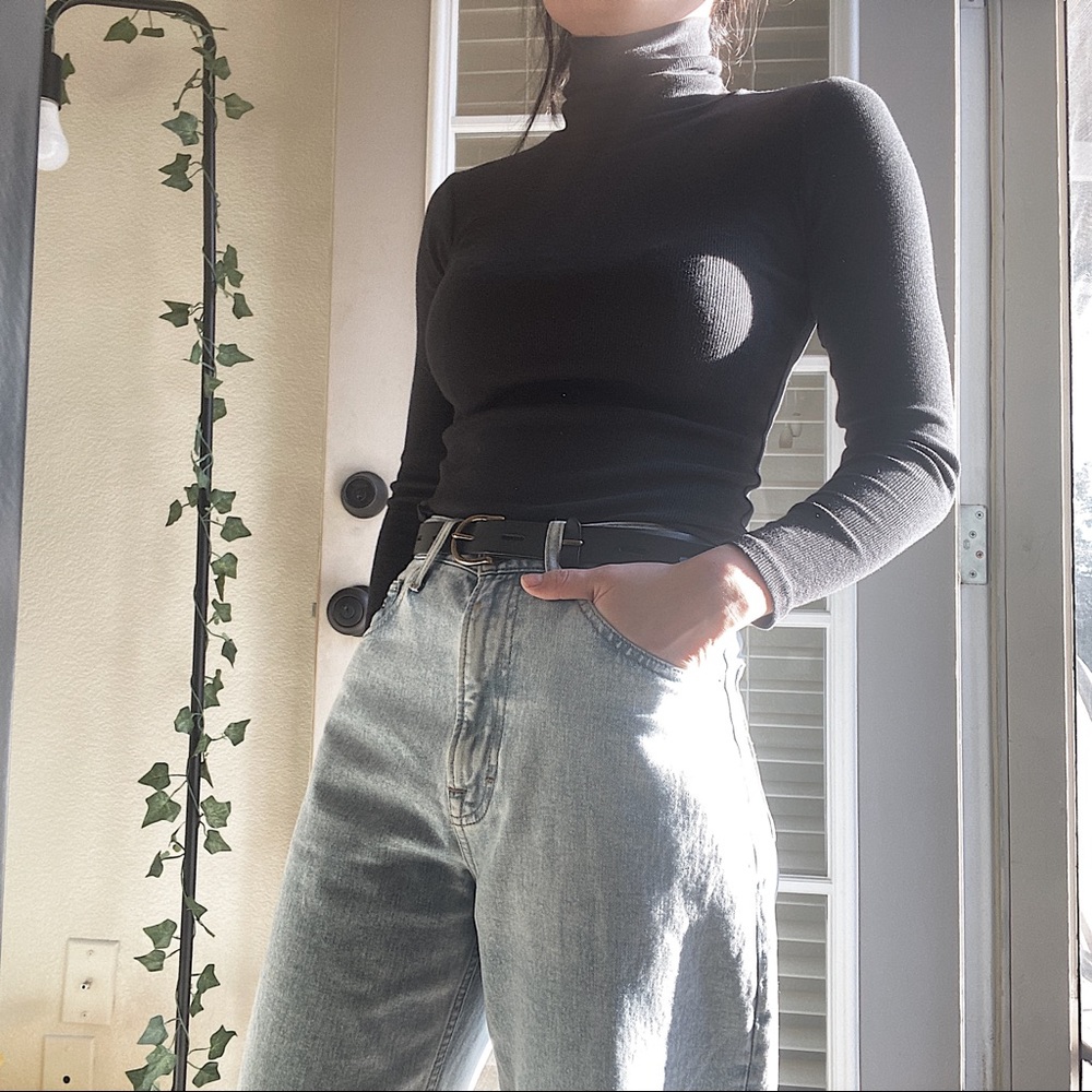 Cute turtleneck basic sweater long sleeves navy blue color size small